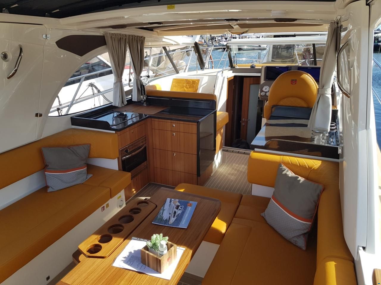 Marex 360 Cabriolet Cruiser