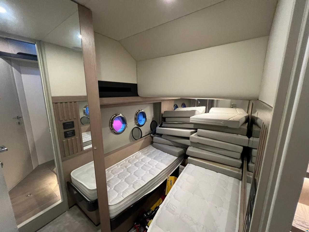 Absolute Navetta 52