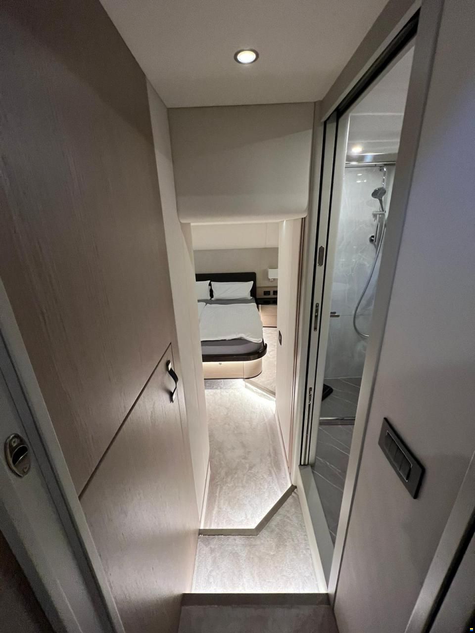 Absolute Navetta 52