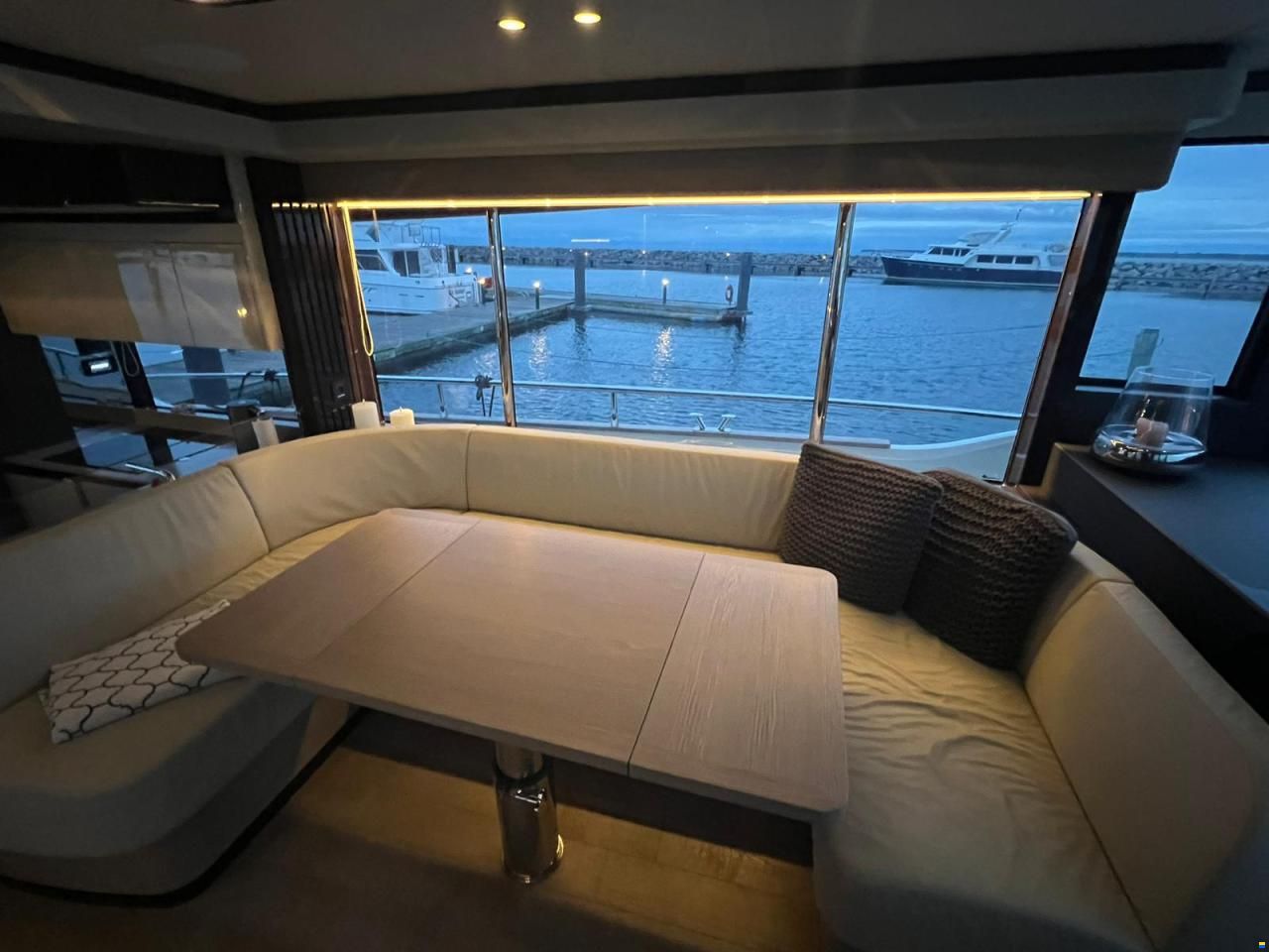 Absolute Navetta 52
