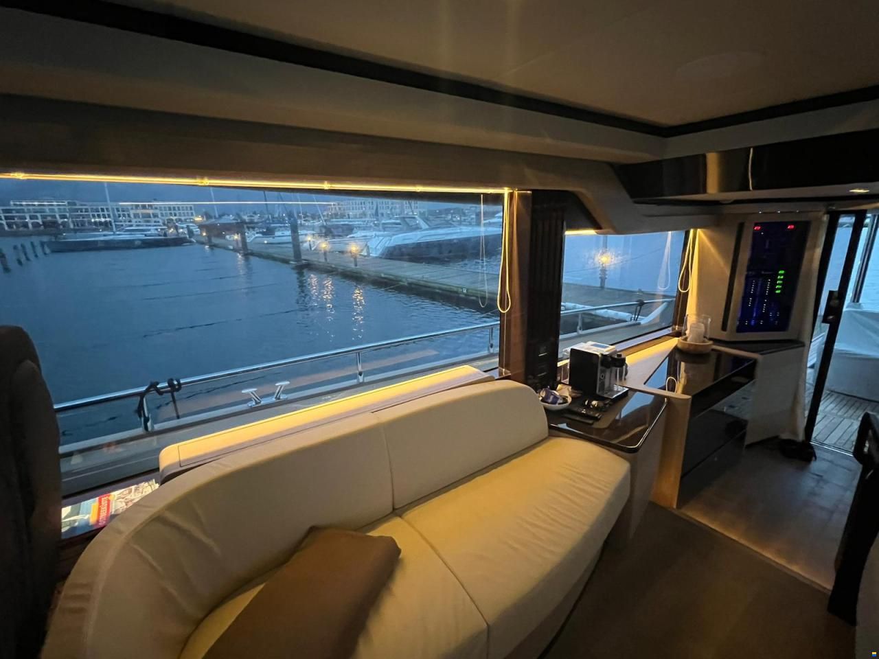 Absolute Navetta 52