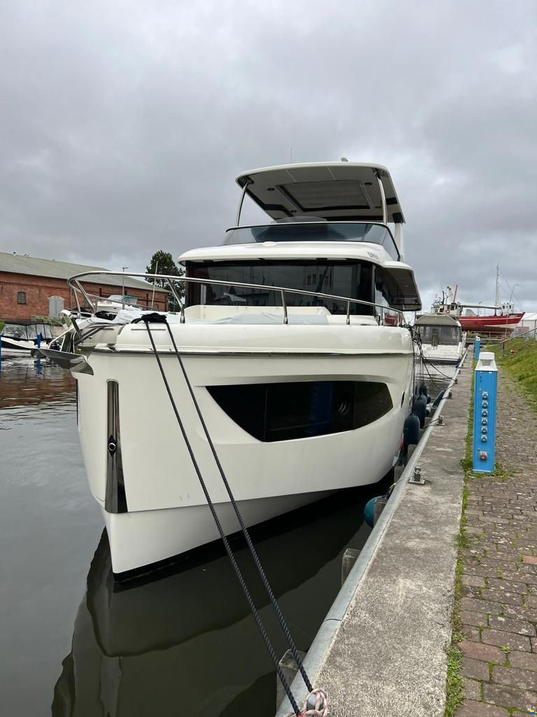 Absolute Navetta 52
