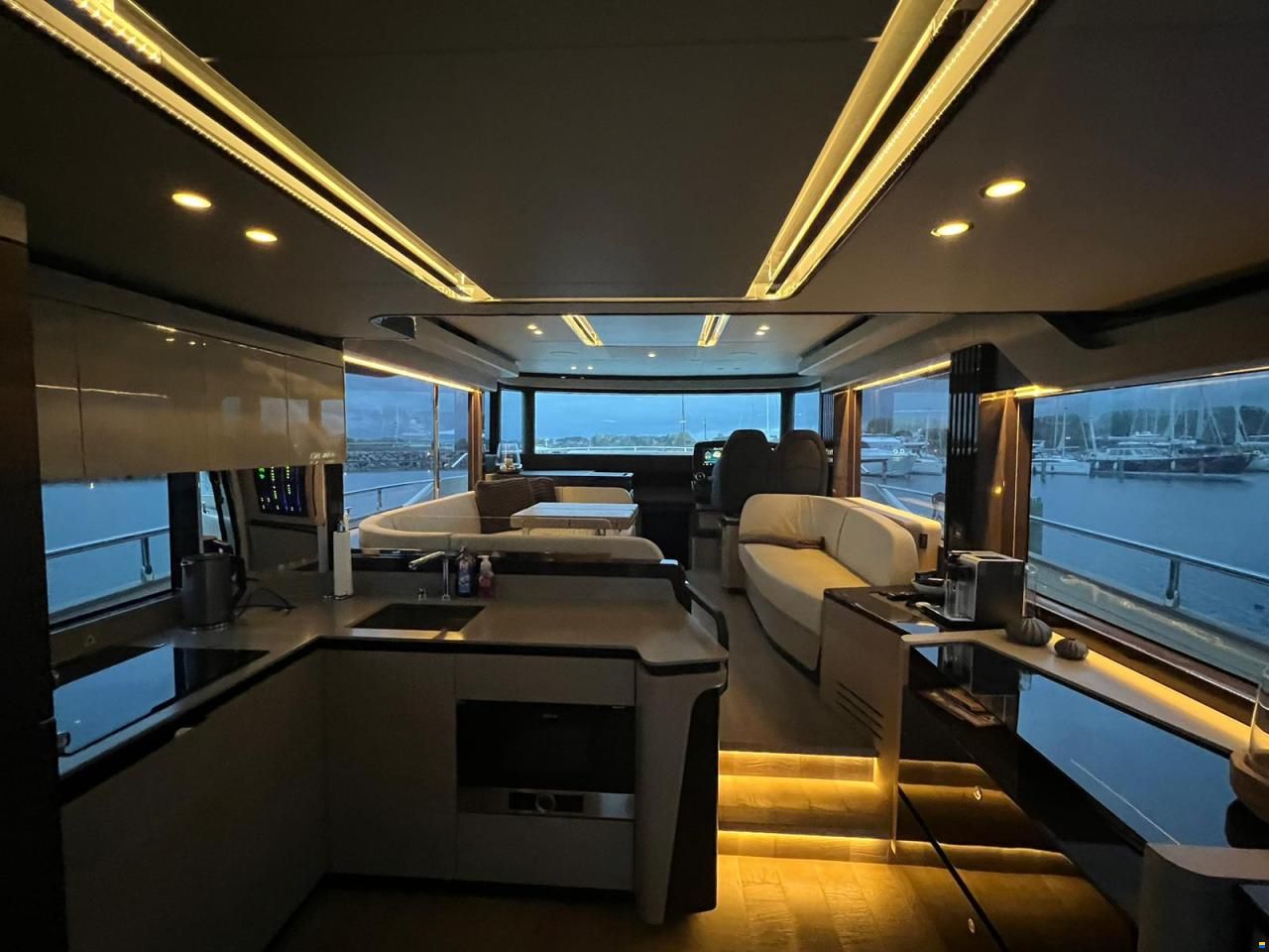 Absolute Navetta 52