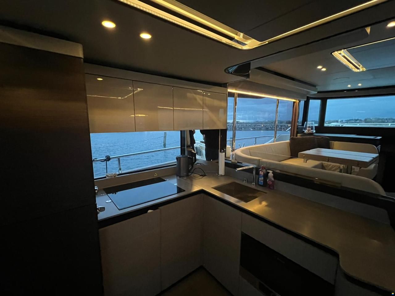 Absolute Navetta 52