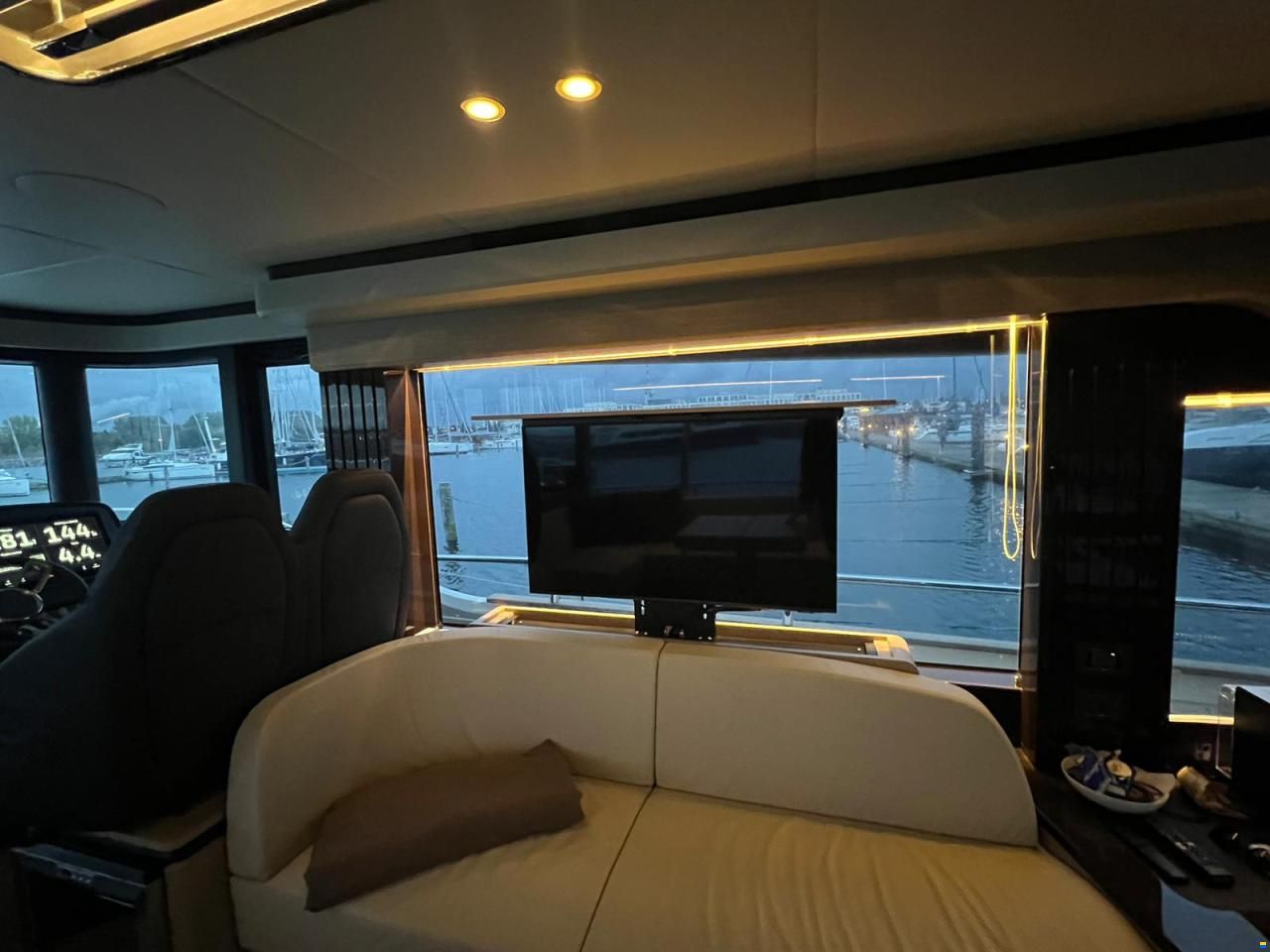Absolute Navetta 52
