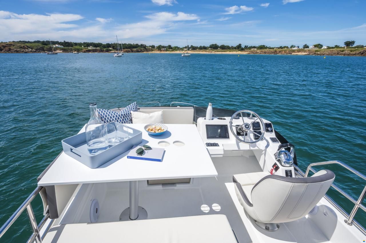 Beneteau Antares 11 Fly