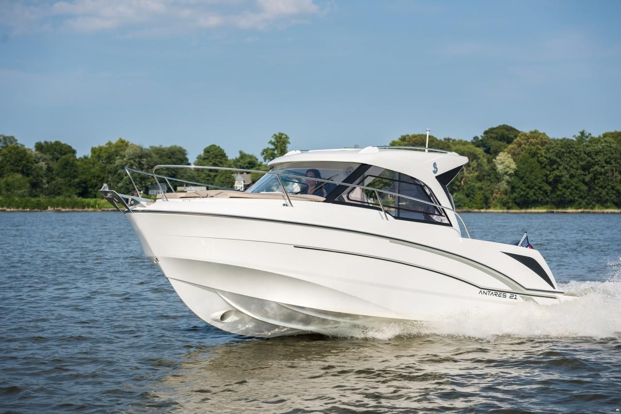 Beneteau Antares 7 OB