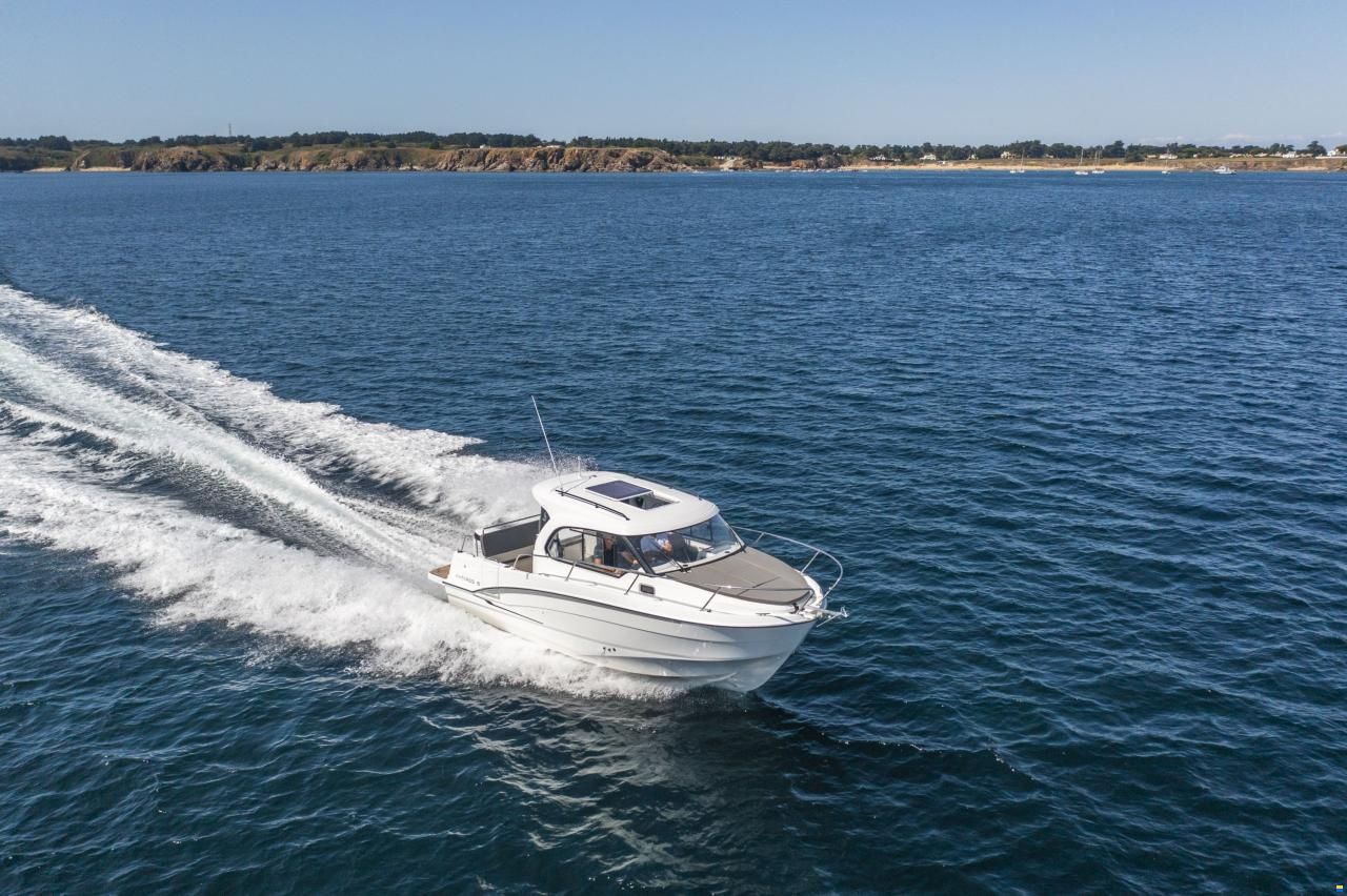 Beneteau Antares 8 OB v2