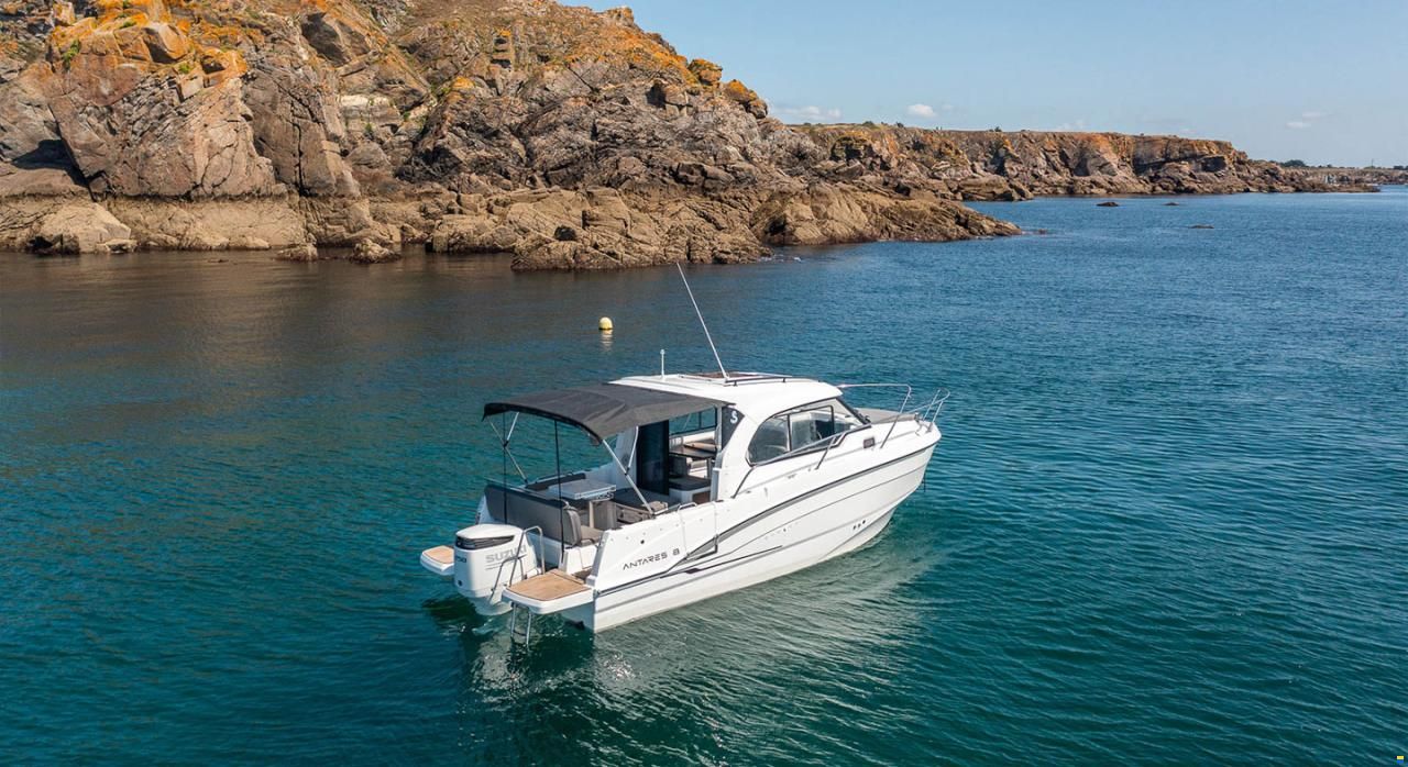 Beneteau Antares 8 OB v2
