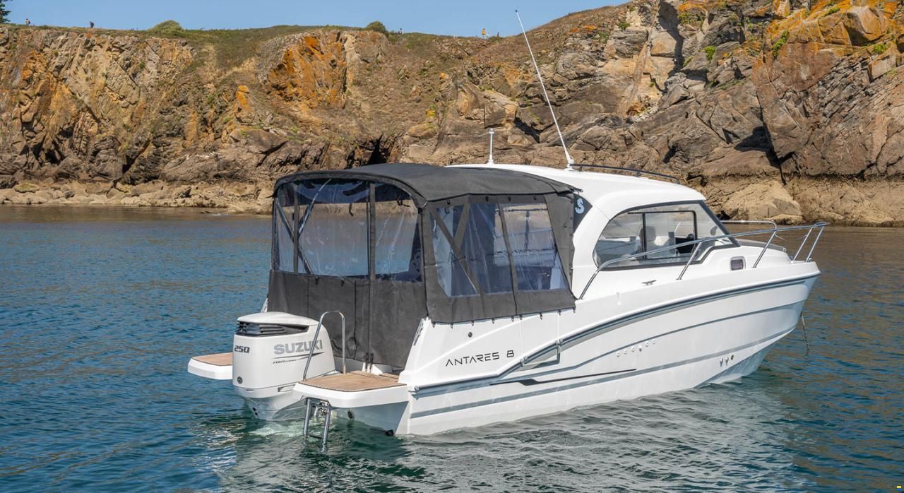 Beneteau Antares 8 OB v2