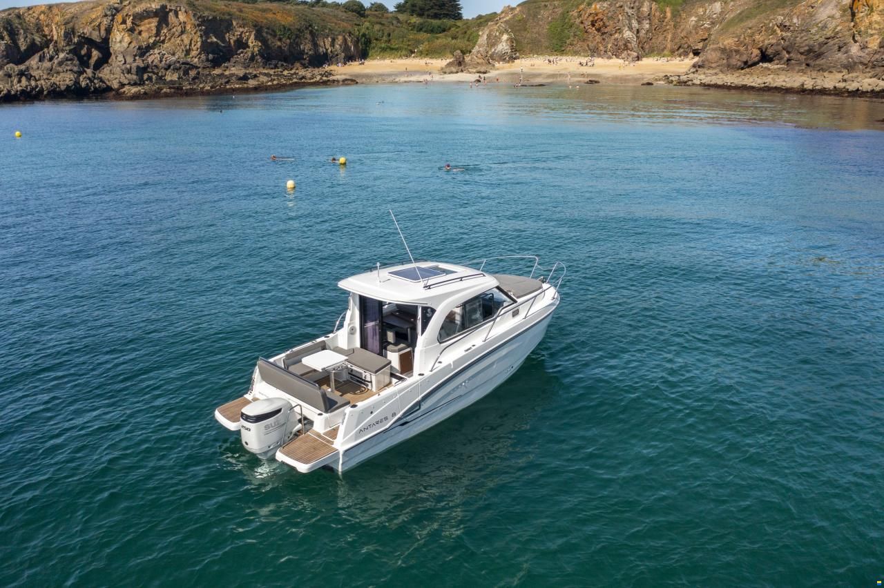 Beneteau Antares 8 OB v2