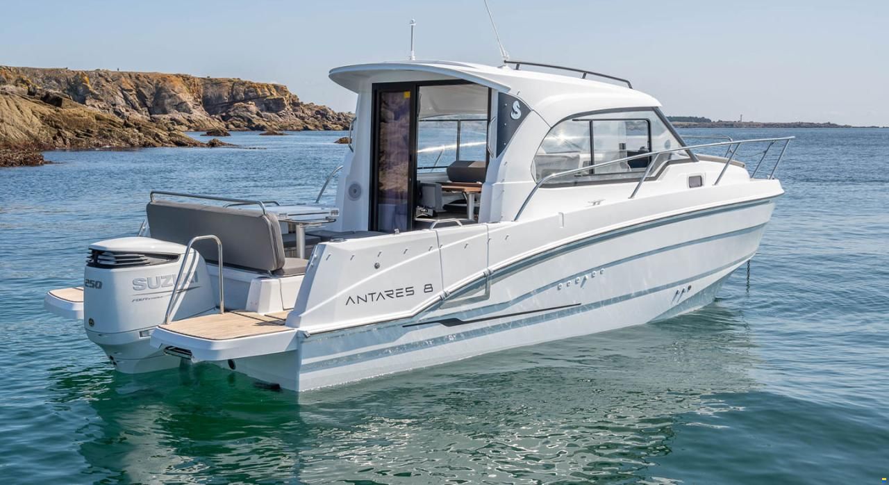 Beneteau Antares 8 OB v2