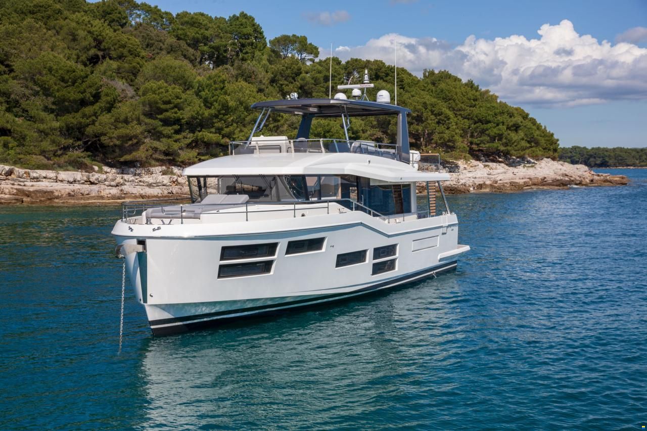 Beneteau Grand Trawler 62