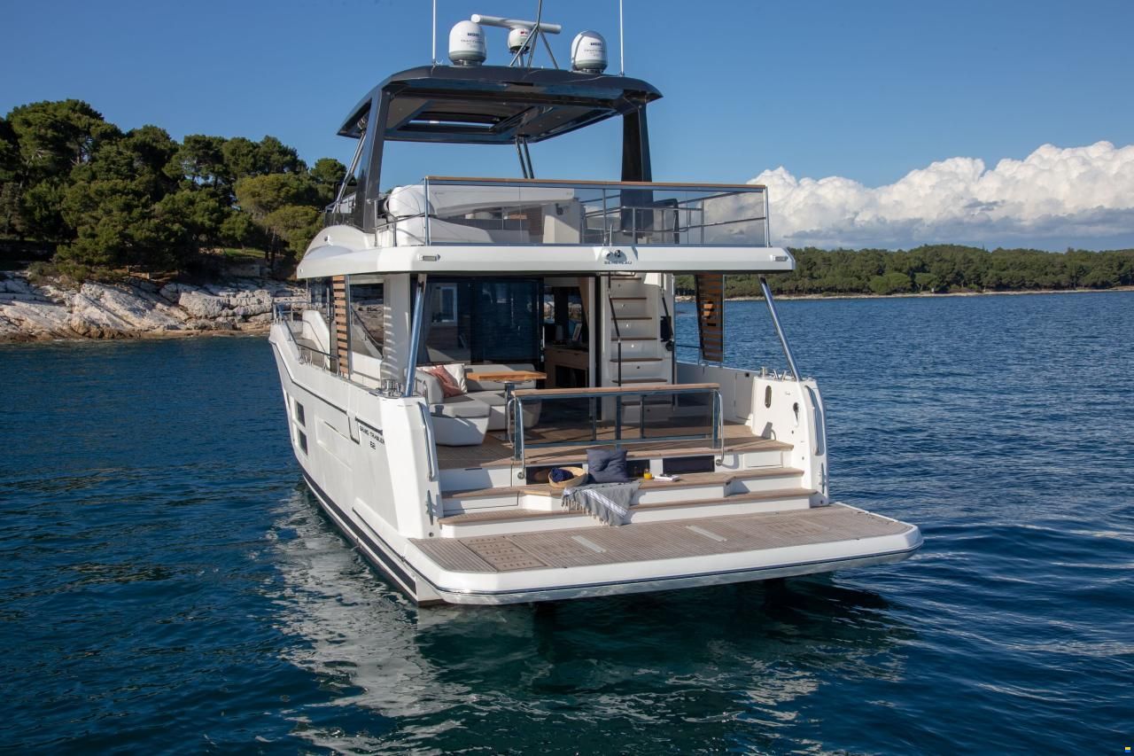 Beneteau Grand Trawler 62
