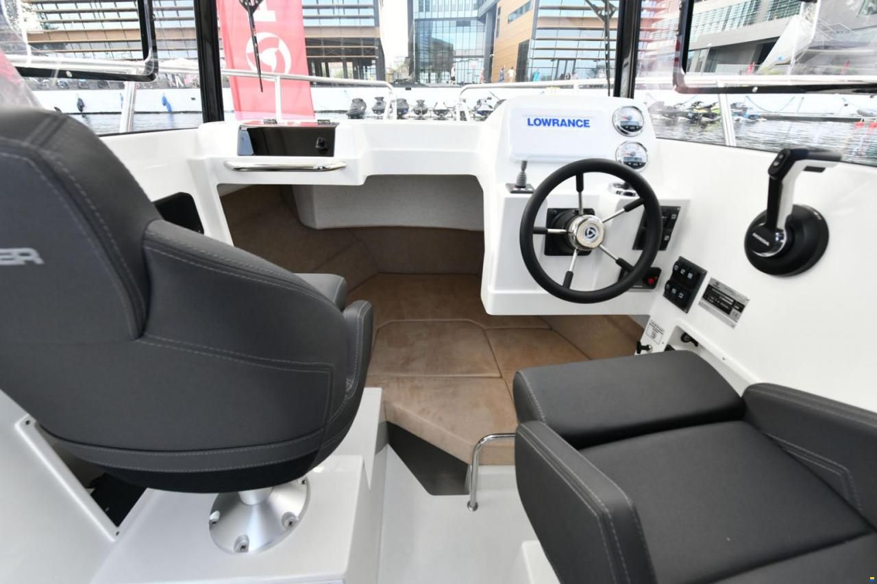 Parker 700 Pilothouse