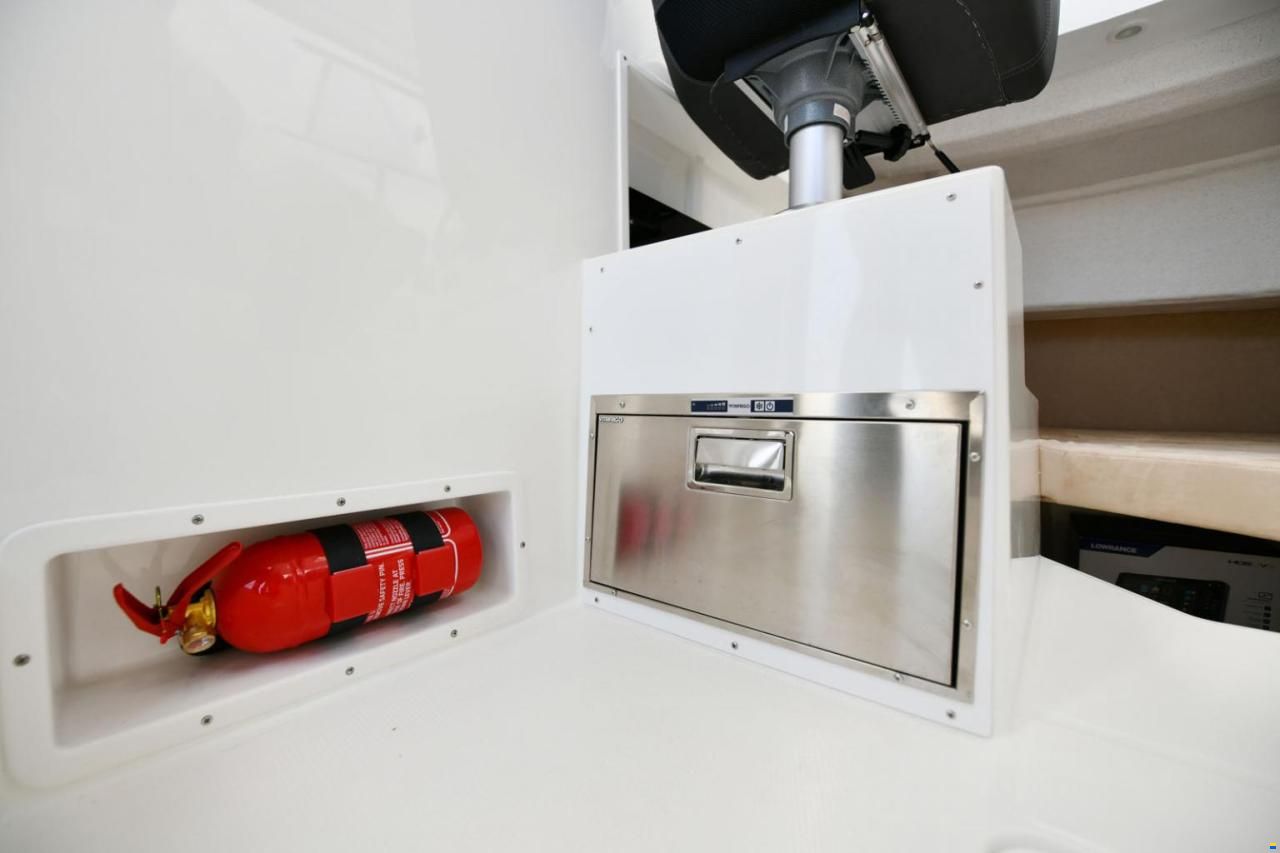 Parker 700 Pilothouse