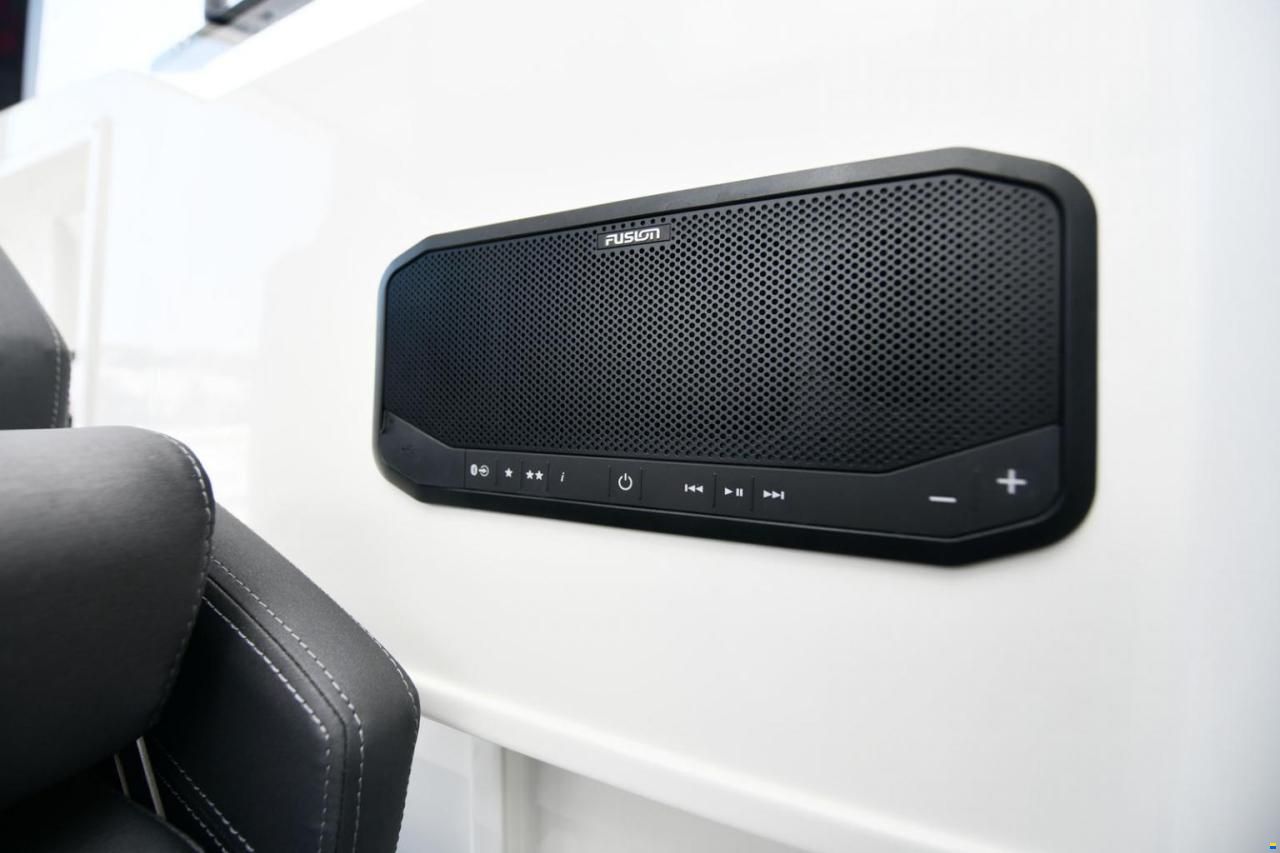 Parker 700 Pilothouse