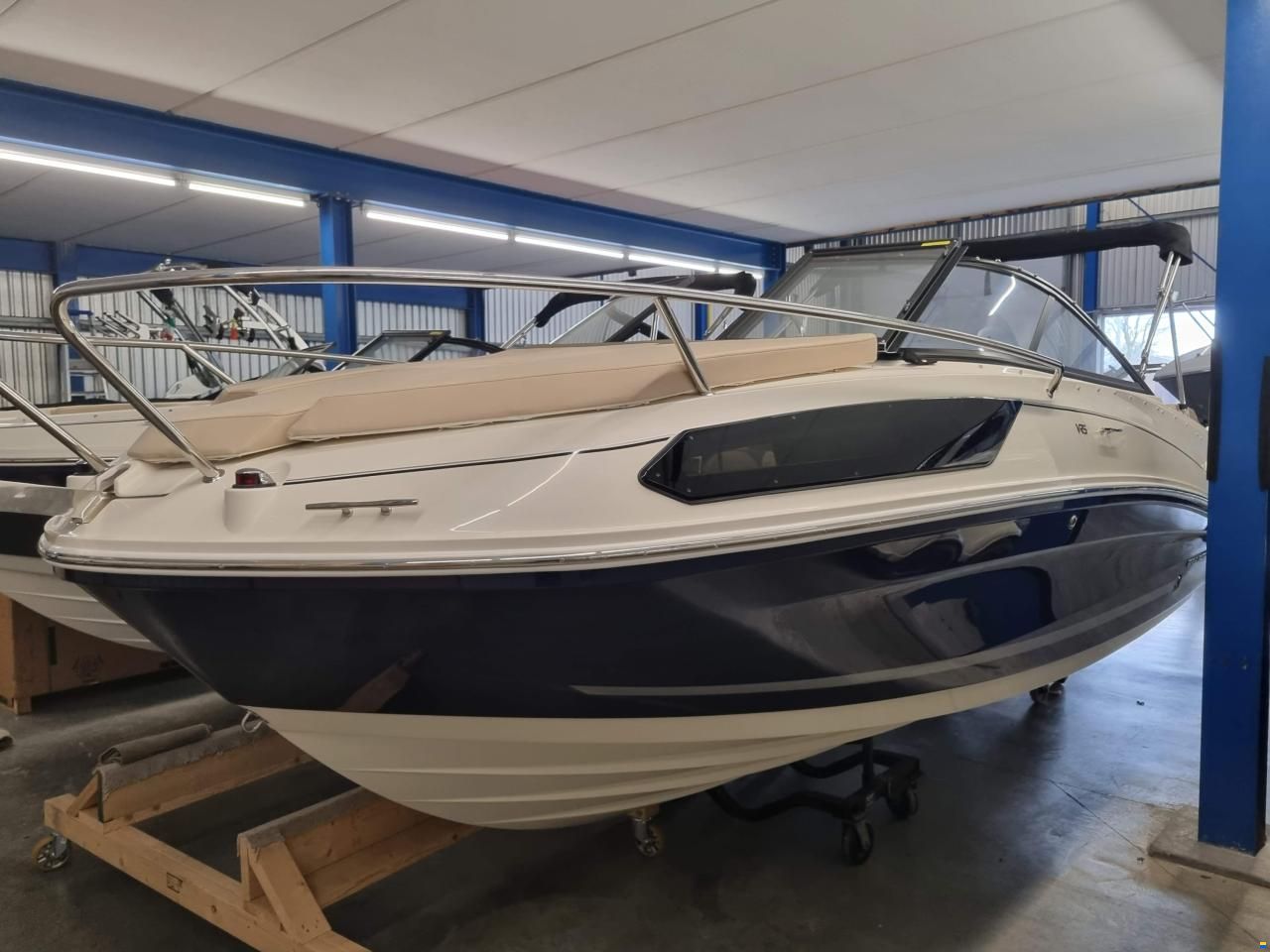 Bayliner VR5 Cuddy Europe