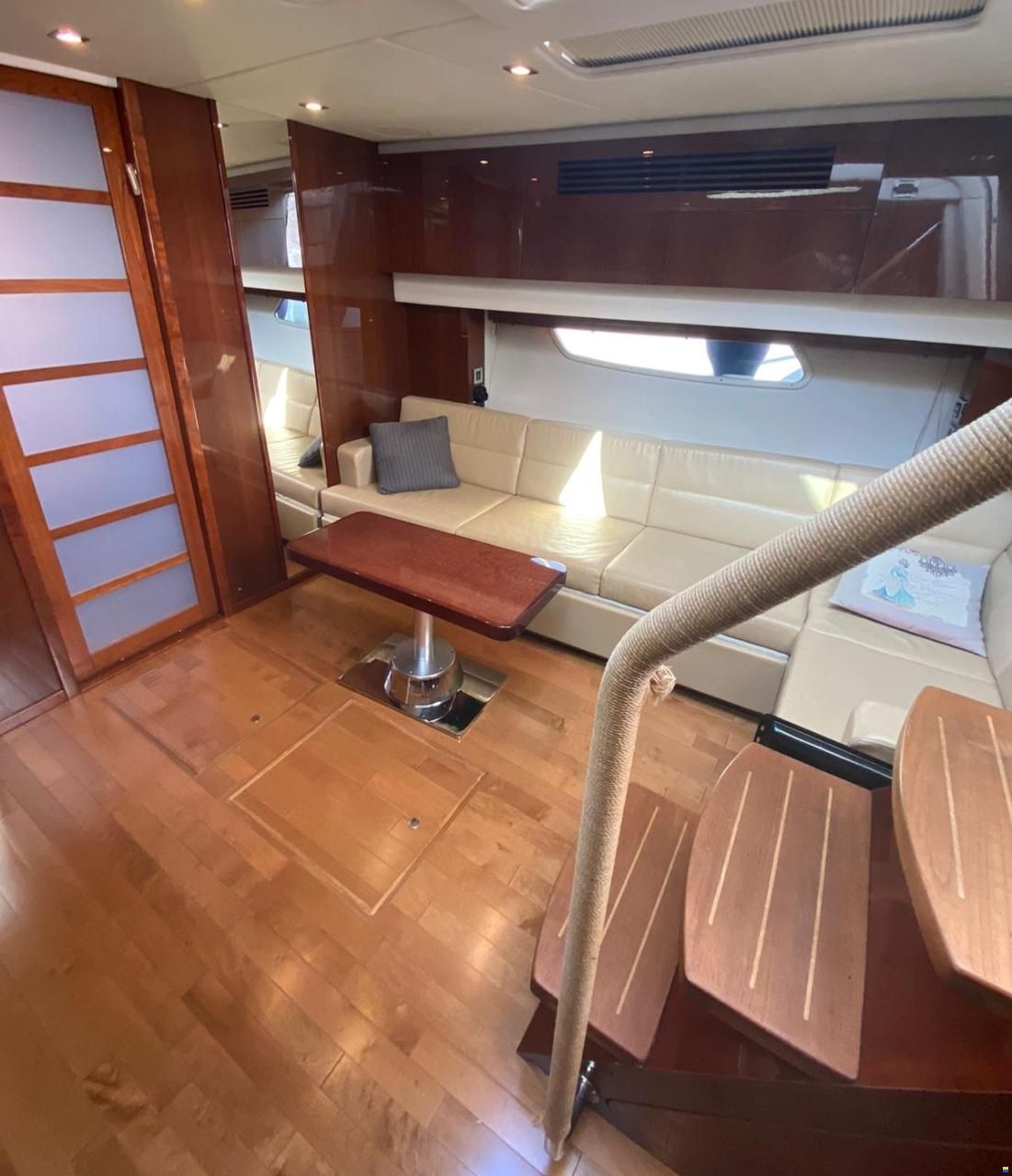 Sea Ray Sundancer 475
