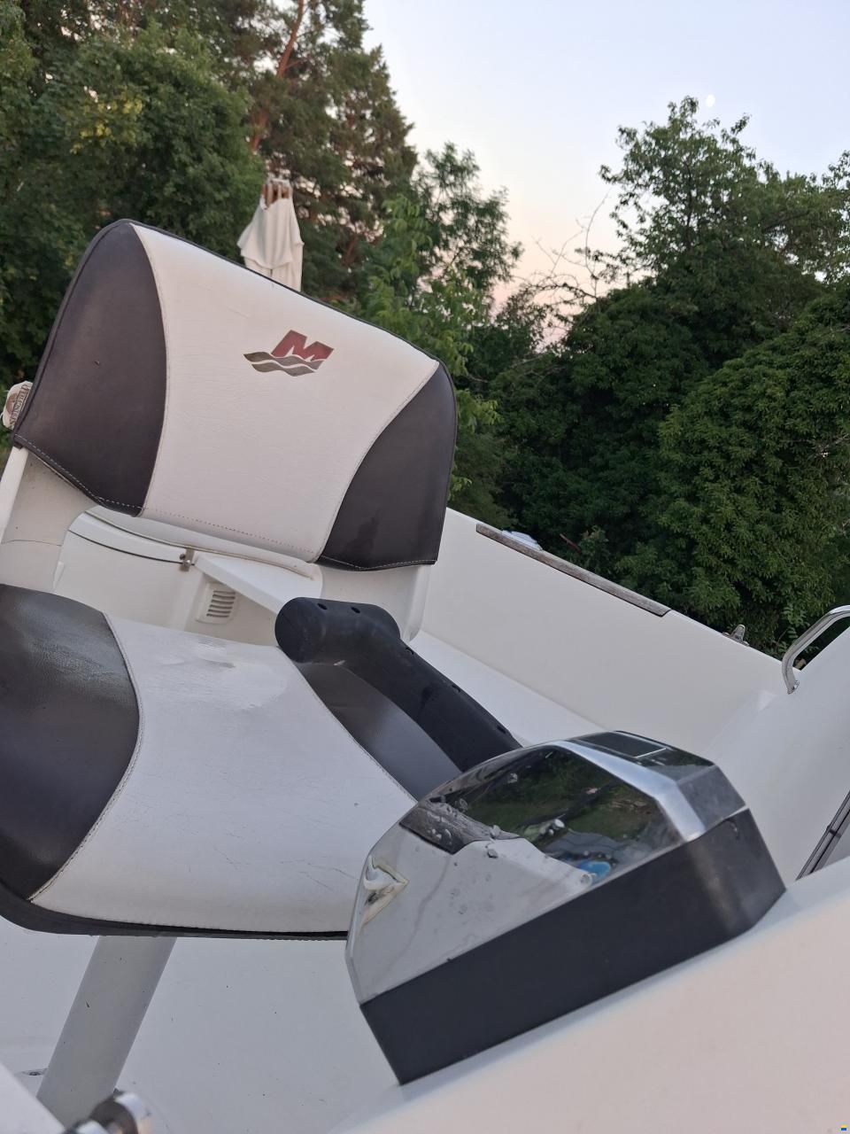 Quicksilver 460 Cabin