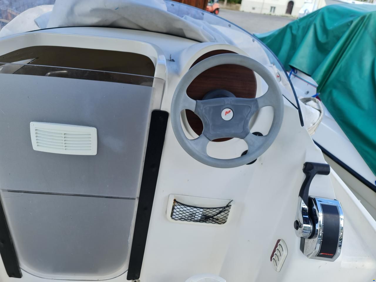 Quicksilver 460 Cabin