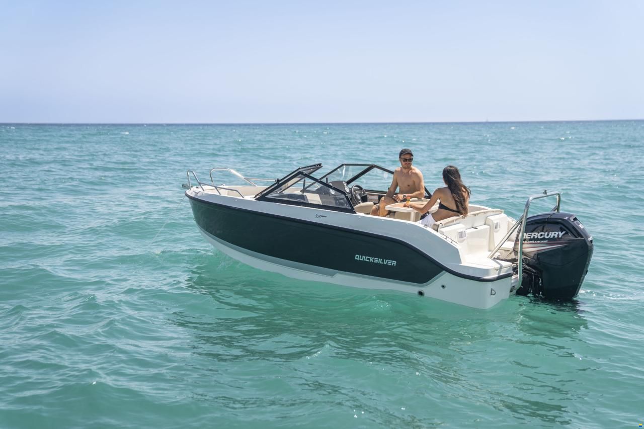 Quicksilver Activ 555 Bowrider