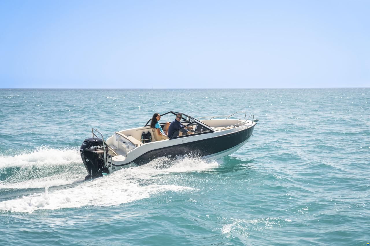 Quicksilver Activ 555 Bowrider