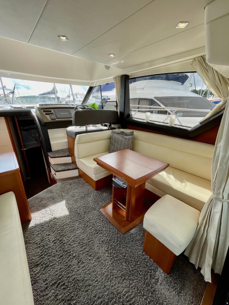 Prestige 400 Fly