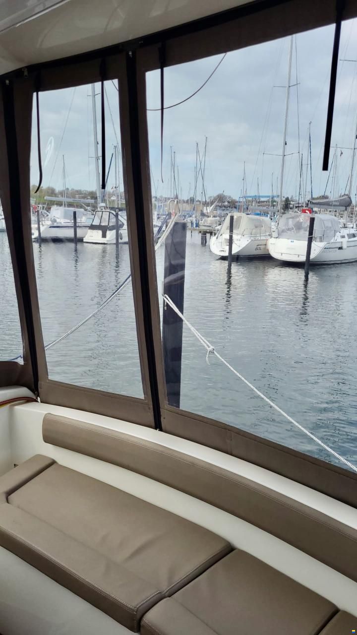 Prestige 400 Fly