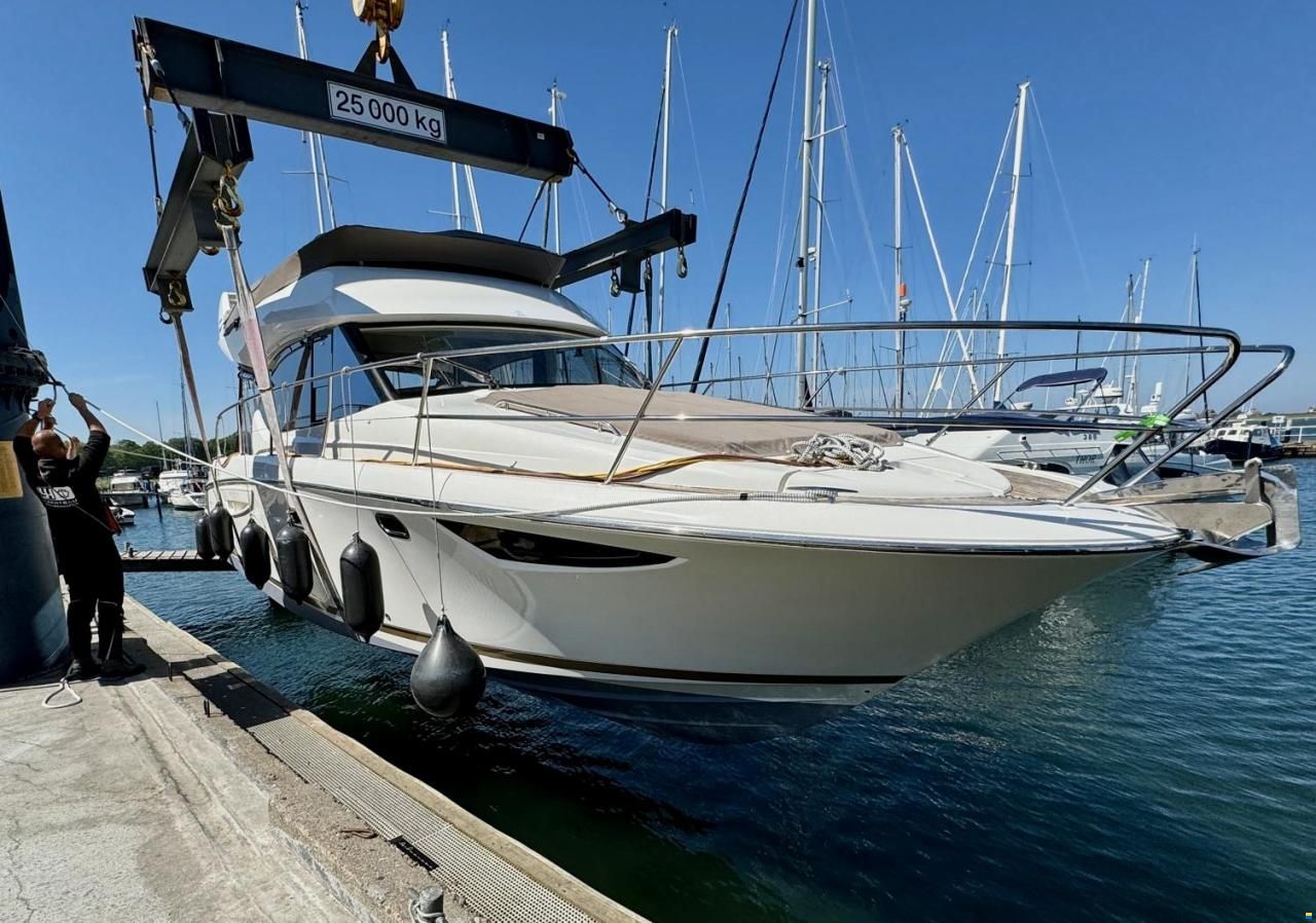 Prestige 400 Fly
