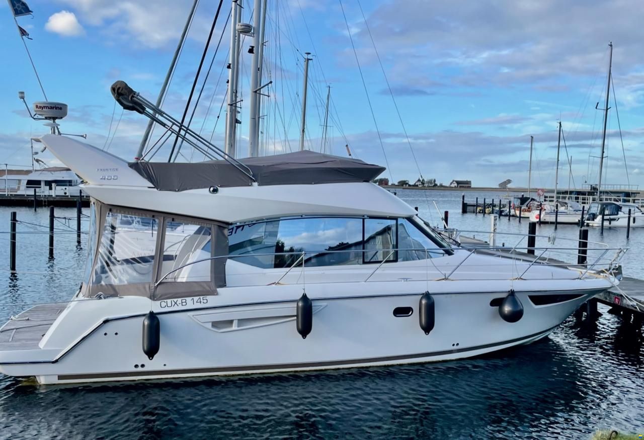 Prestige 400 Fly