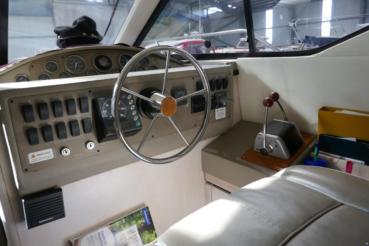 Bayliner 3258 Avanti Commandbridge