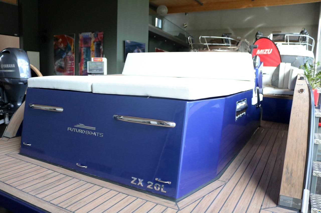 Futuro ZX22 mit Bodenseezulassung 200 PS Merc