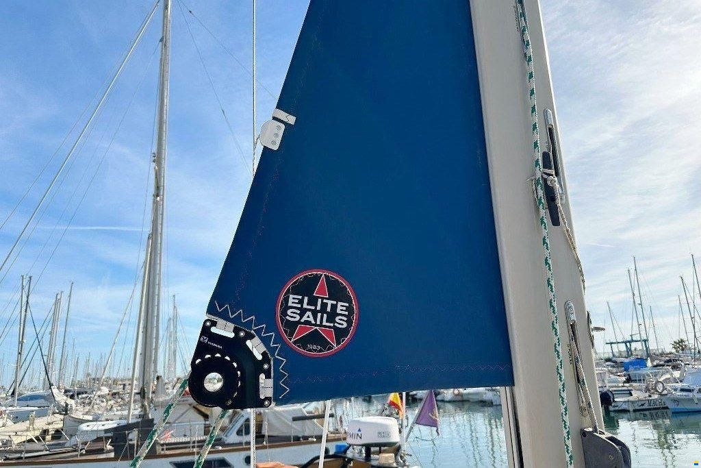 Bavaria 32