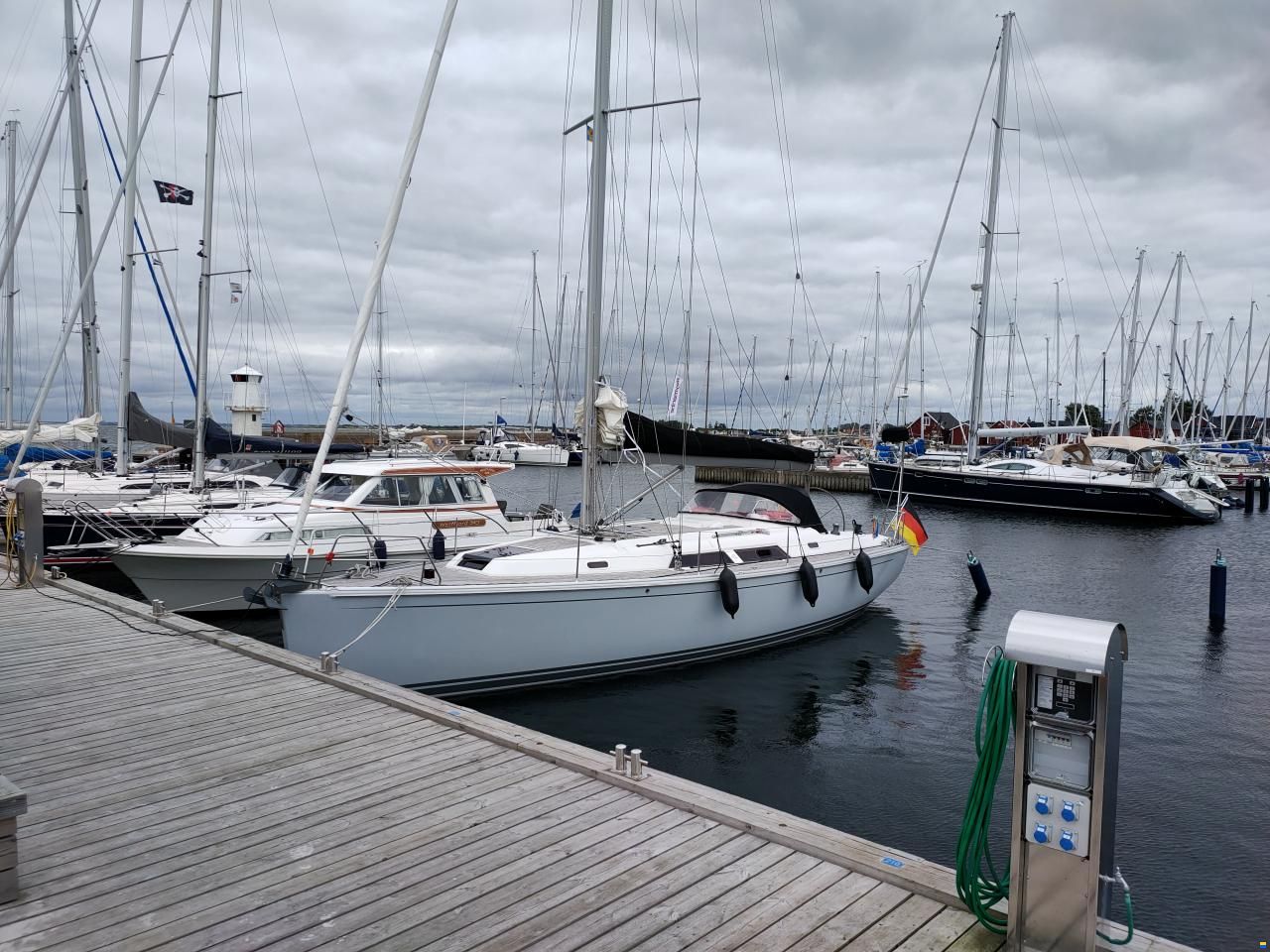 Hanse 400