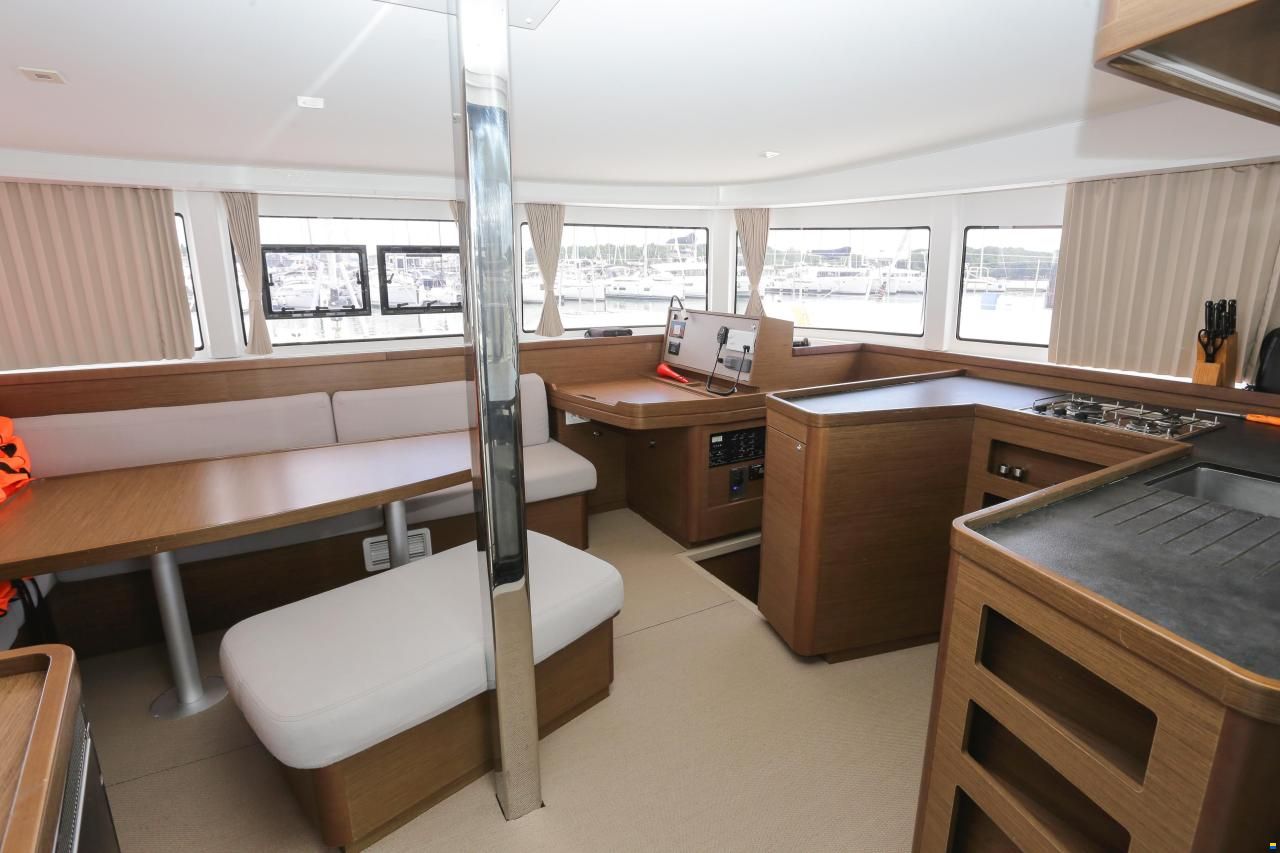 Lagoon 42