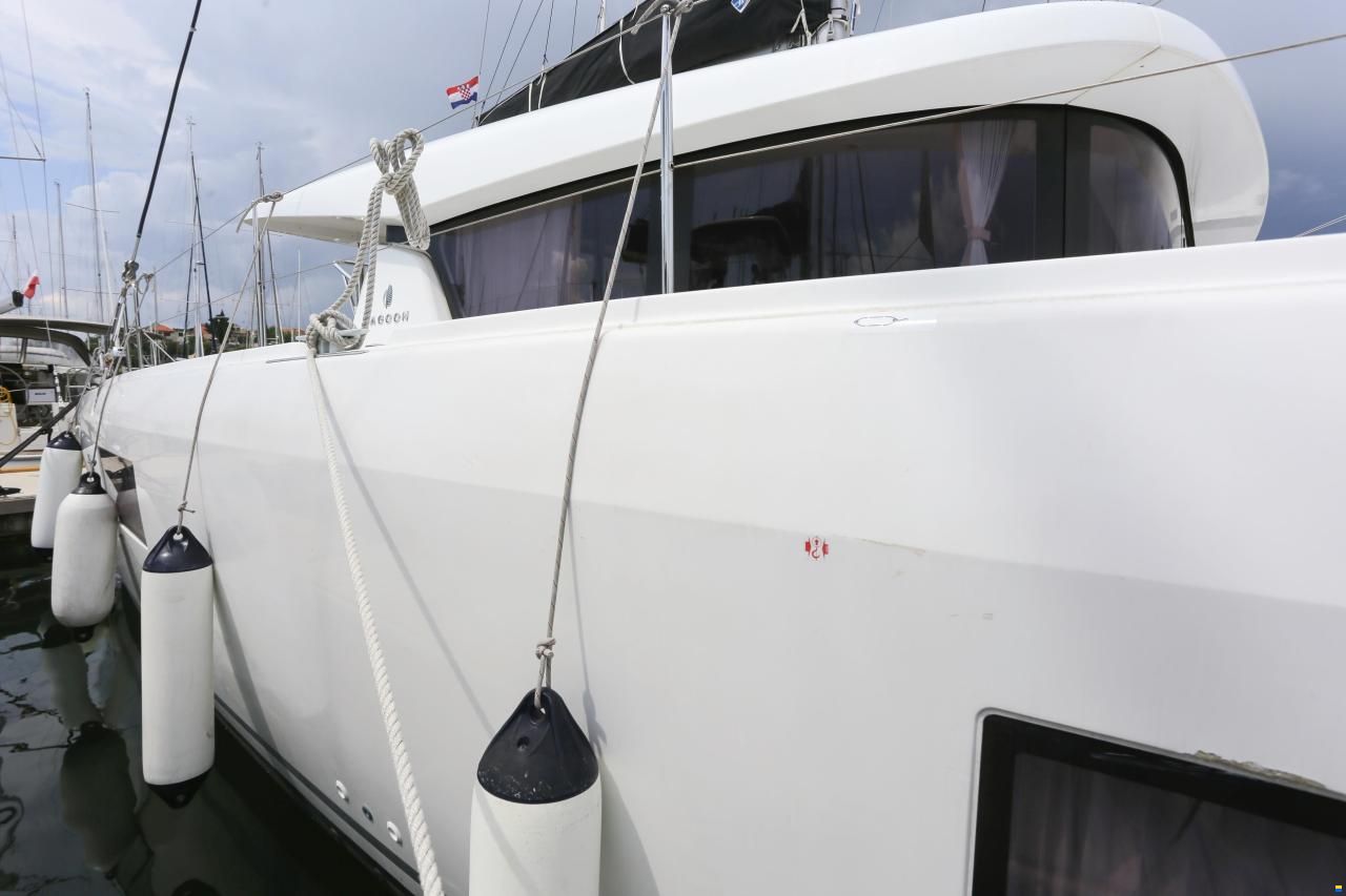 Lagoon 42