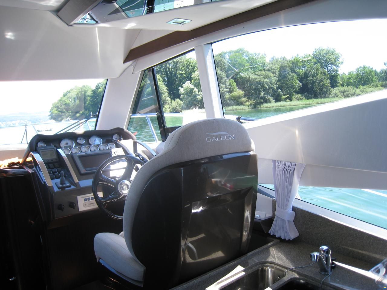 Galeon 340 Fly
