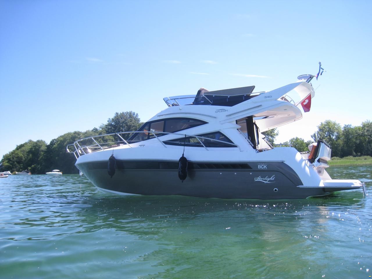 Galeon 340 Fly
