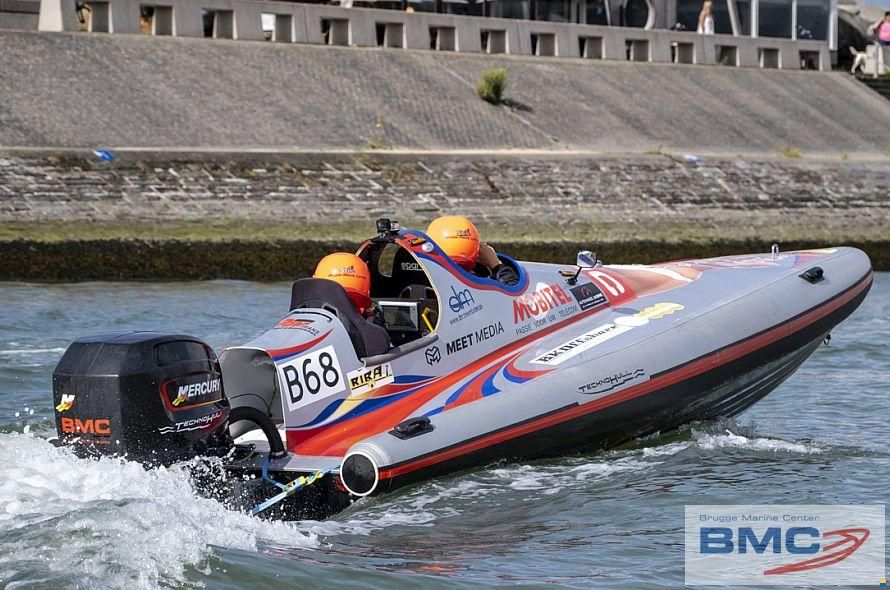Technohull Seadrug 688