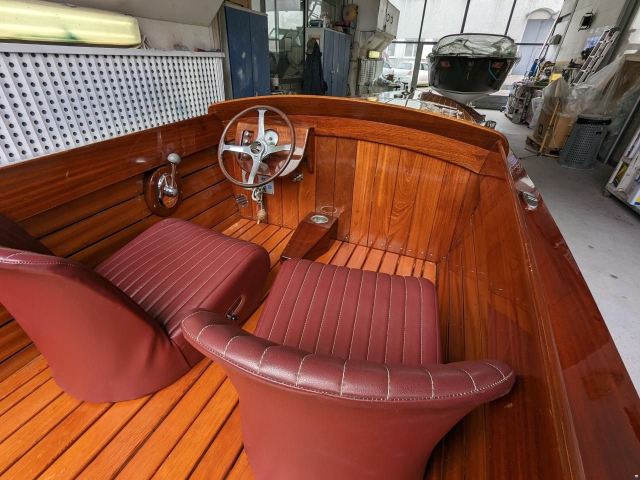 KRUEGER RUEDI Runabout