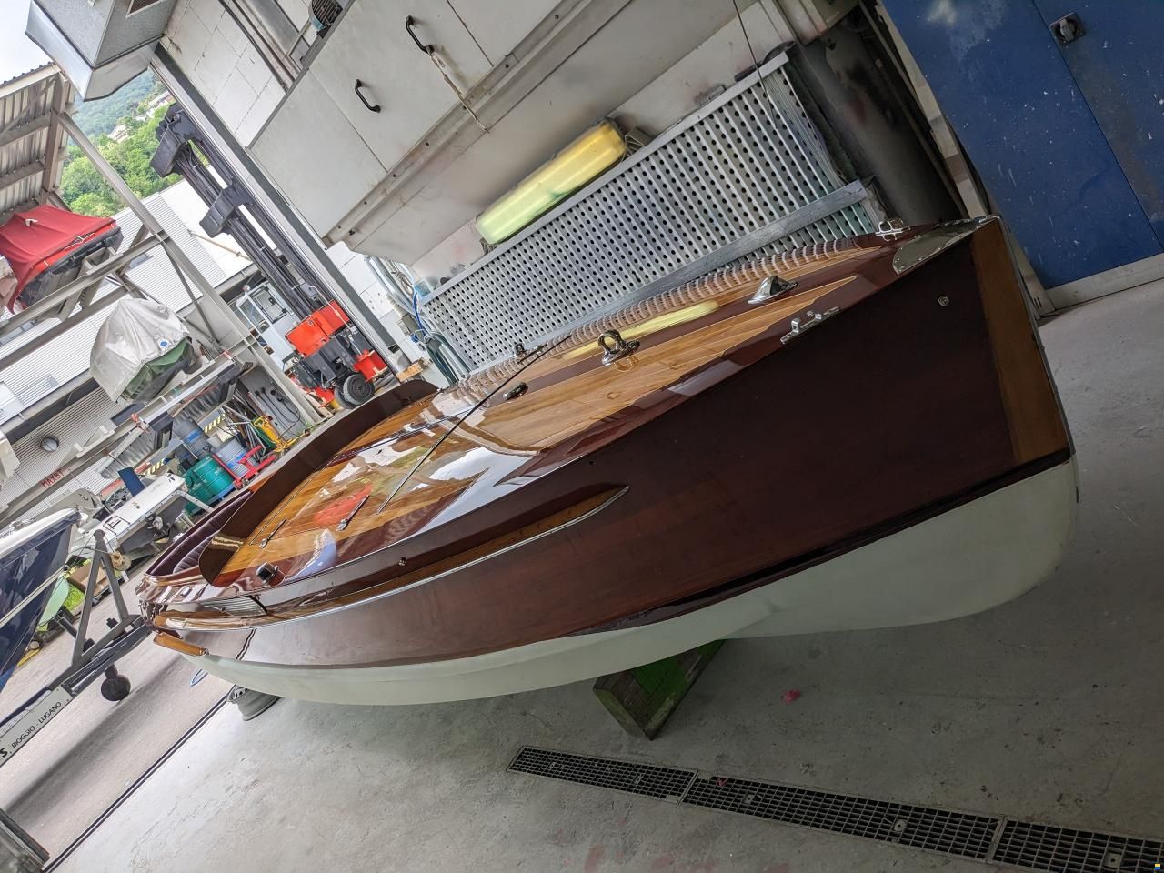 KRUEGER RUEDI Runabout