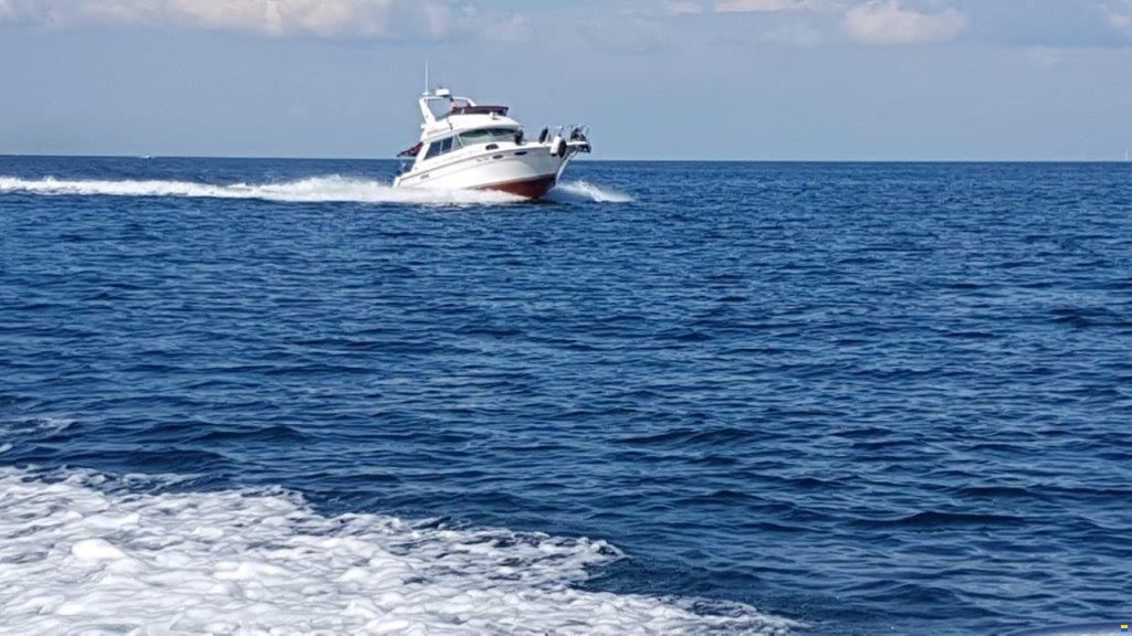 Sea Ray 370 DB