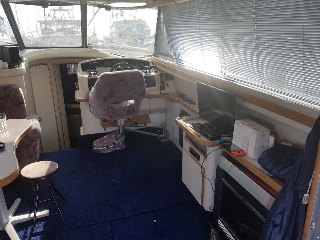 Sea Ray 370 DB