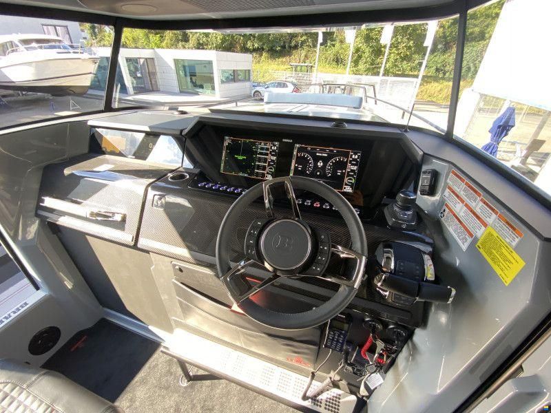 Axopar Brabus Shadow 900 Cross Cabin