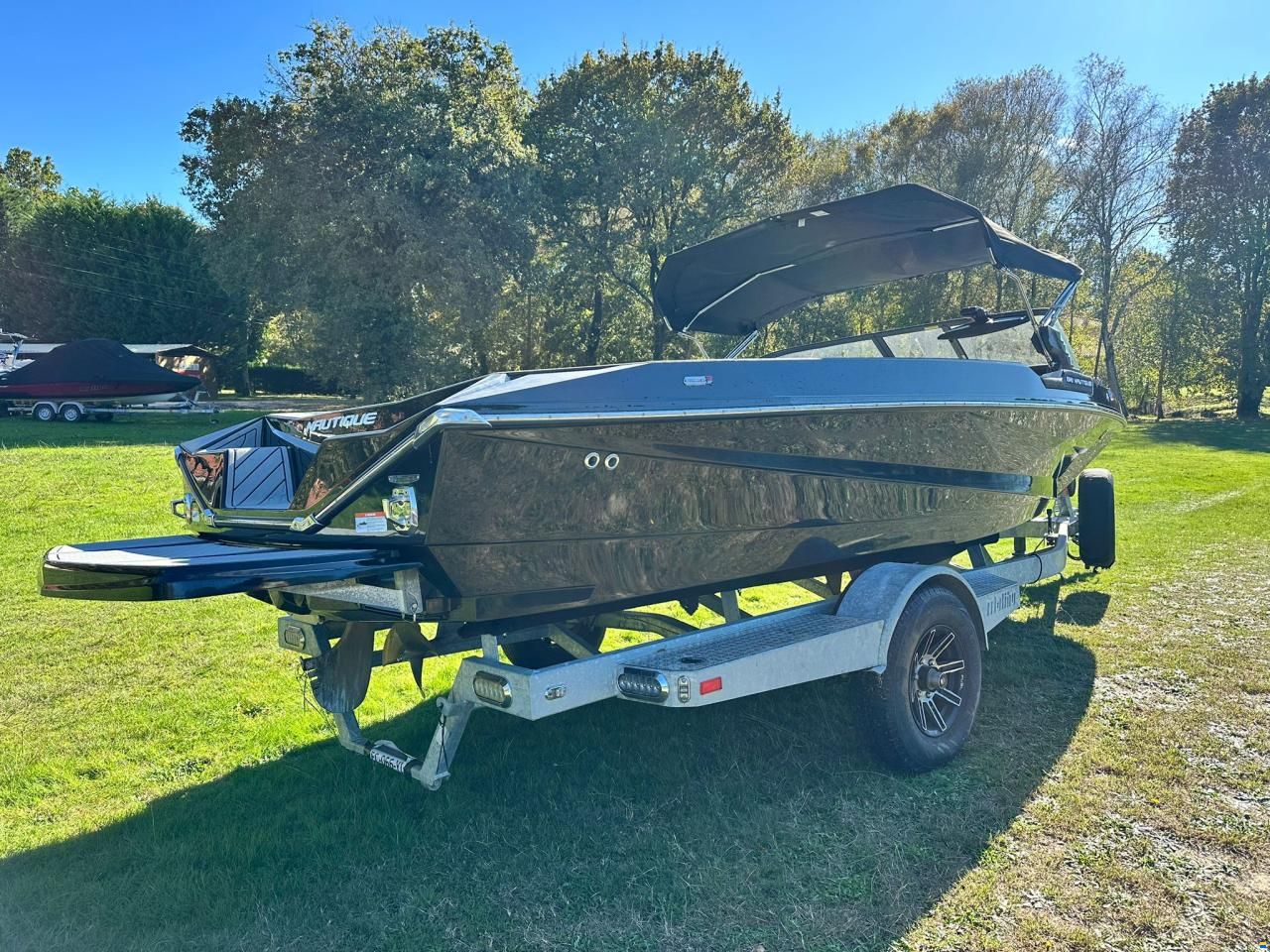 Nautique Carbon