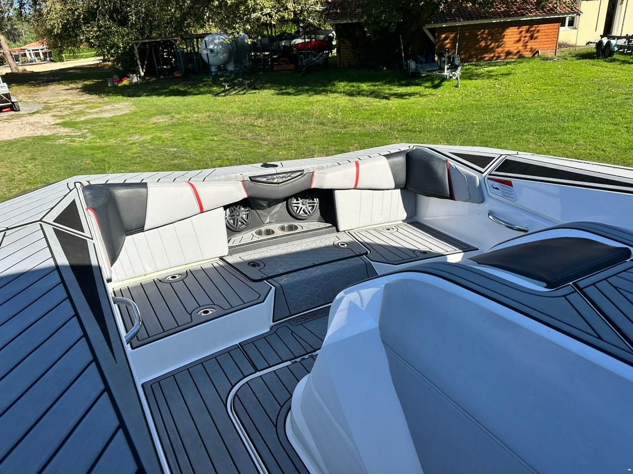 Nautique Carbon