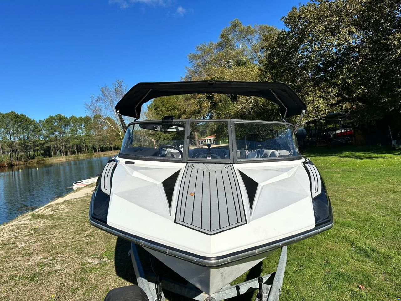 Nautique Carbon