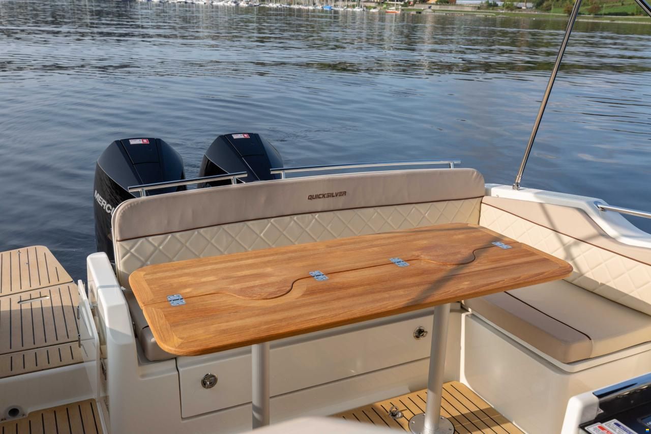 Quicksilver 875 SunDeck