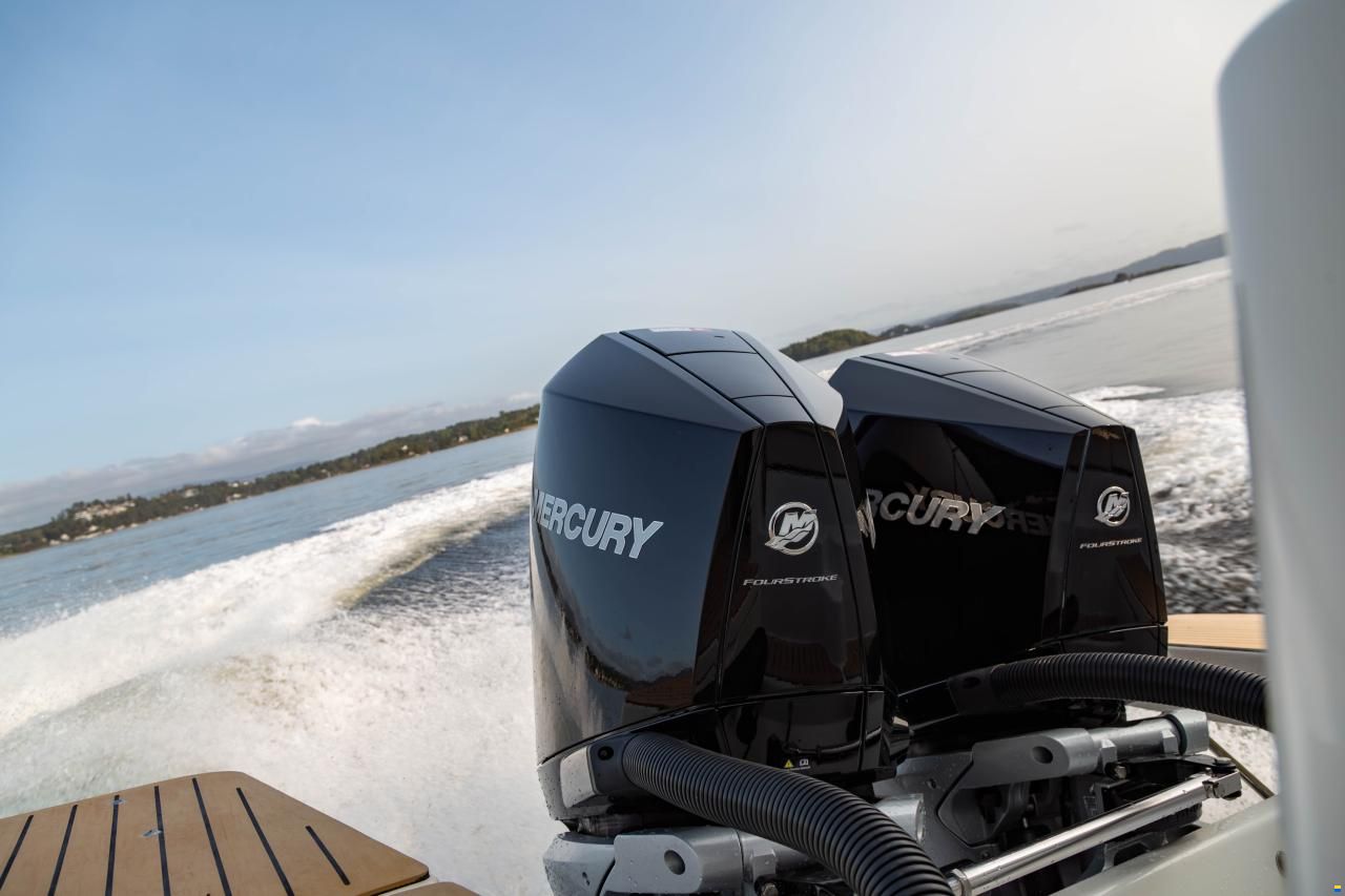Quicksilver 875 SunDeck